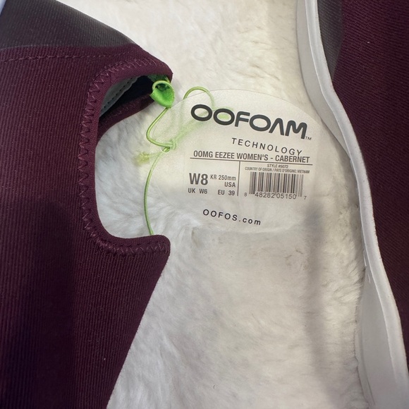 OOFOS Women's Burgundy eeZee Slip-Ons - Picture 5 of 7